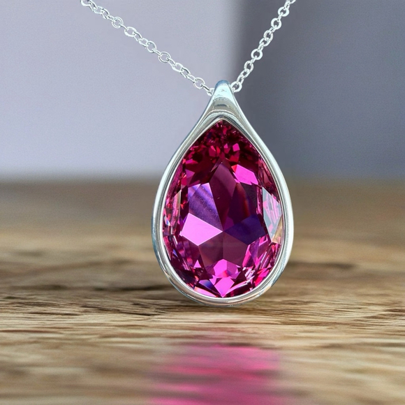 Jewelry - Handcrafted necklace with Swarovski crystal and chain